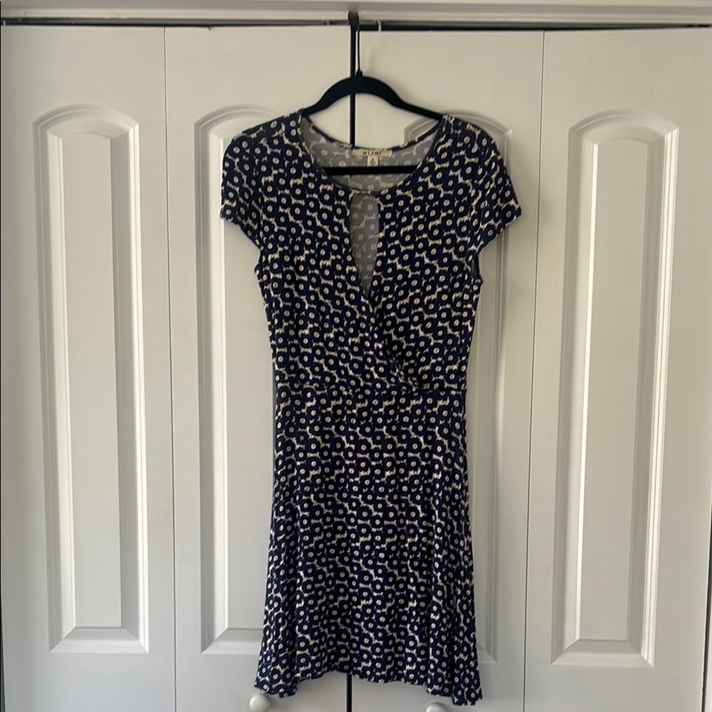 🌸 3/$15 Mid Mod Style Mini Sundress with Cap Sleeves and Dark Blue Flowers